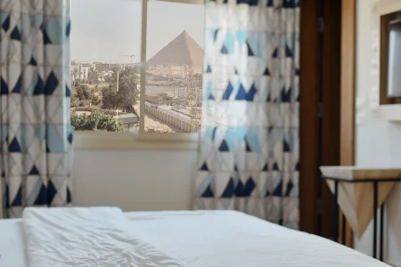 Deluxe room with pyramids view